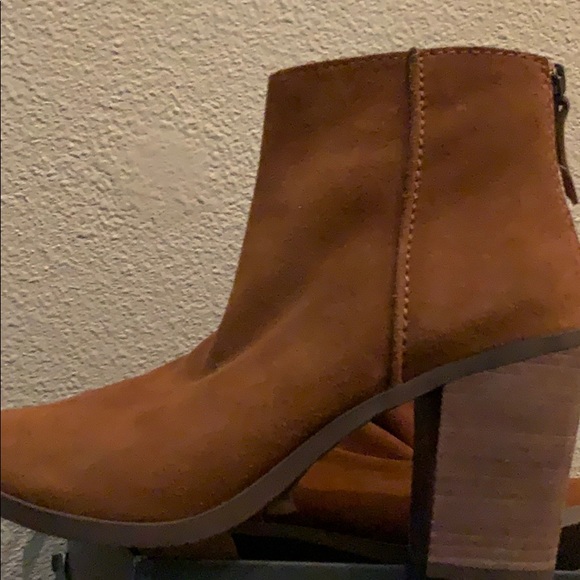 NEW BP. Heath bootie cognac suede size 10M pointed toe 3.25” heel zip closure - Picture 7 of 7
